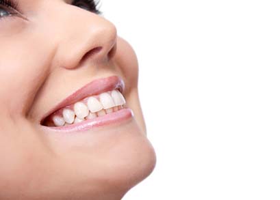 Cirugía estética de la sonrisa gingival en Clínica GBCOM