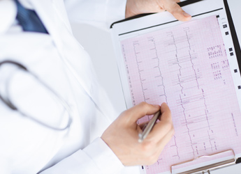 Electrocardiograma con informe en Ascires Universitats