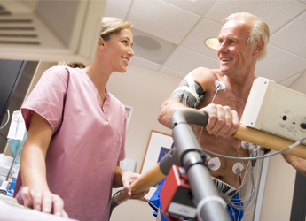 Prueba de Esfuerzo (Ergometría) para medir la resistencia cardiovascular.