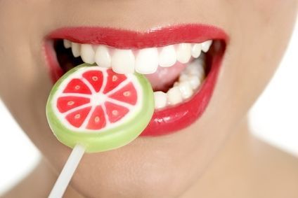 Blanqueamiento LED y limpieza dental en Madrid gracias a la Clínica Novasalud